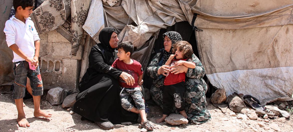 در شمال غرب سوریه، 1.7 میلیون آواره در 1414 اردوگاه در سراسر ادلب و شمال حلب زندگی می کنند.