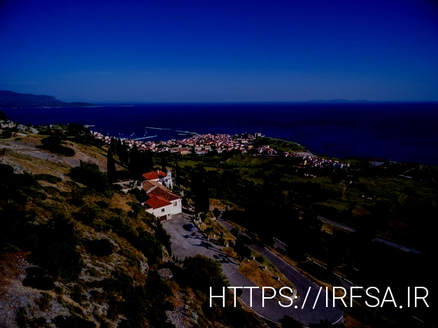 Free photo beautiful beach scenery at the ocean in samos, greece